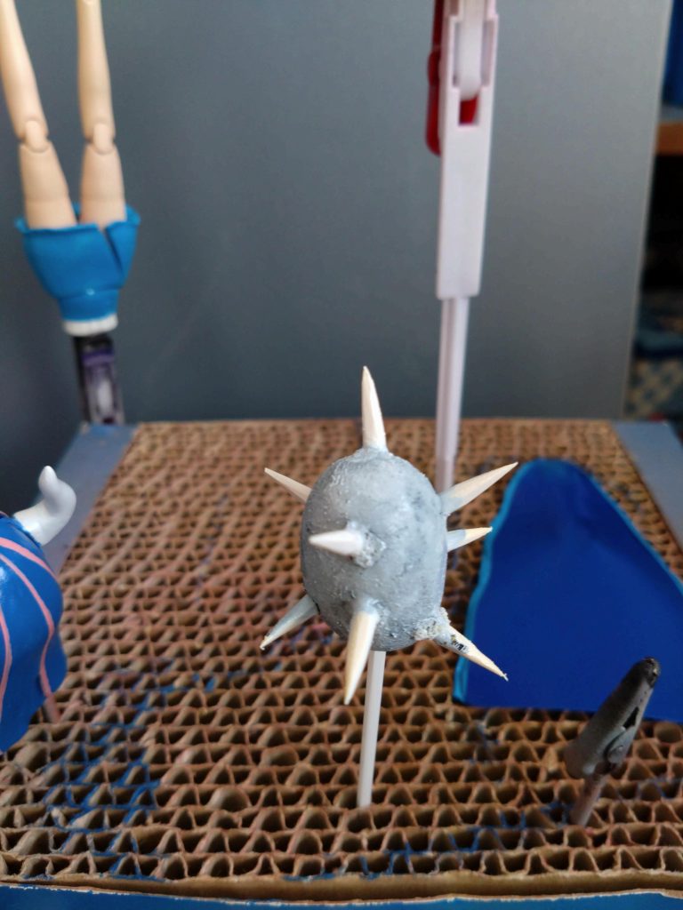 何か持たせたくて調べたらこんな感じの画像見つけたので製作。上手くできてないけどまぁ良いことにして完成。後から考えたら変身後も製作できたら面白いなぁと…ですが難易度が跳ね上がるので始めから考えておかないと無理ですね。今回練習からの完成、しかもガンダムキャラでも無いので好き嫌いあるかもですが私なりに色々と得るものがあった製作でした。ボディの製作は一見簡単そうでしたが以外と細かな部分の製作が難しくて時間かかりました。最後までご覧頂いた皆様ありがとうございます。気軽にコメントお願いします。🙇削除対象にならないことを祈ります。😅消されたら足の露出を減らさなけれは駄目かなぁ?