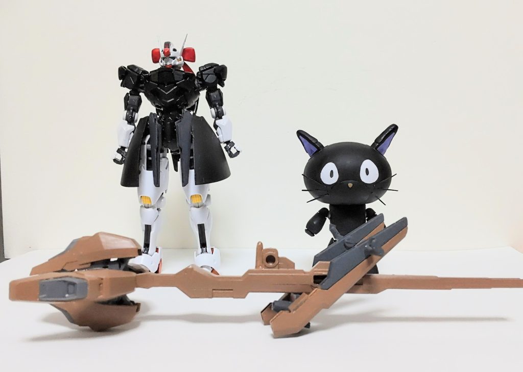 スカートはHGドムの足頭部リボンはプチッガイジジはプチッガイ本体を筆塗りして100均の無地シールで目と耳を作製バリアブルホウキブースターはキャリバーンの武装を筆塗りしエアリアルのシールドパーツを使いハンドルを作製しました