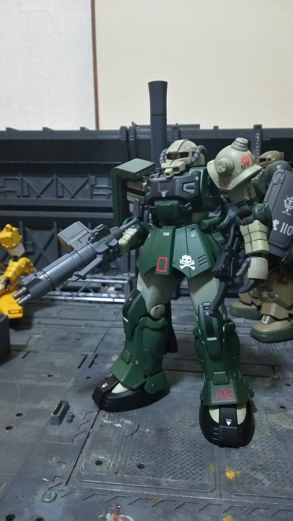 アクトザク–2枚目/制作者：中村シュウスイ