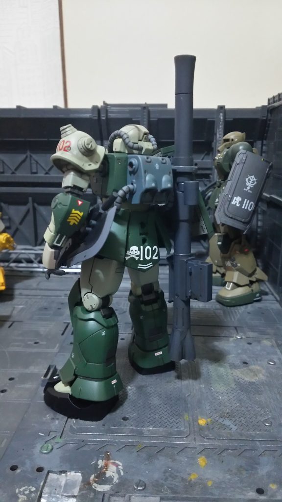 アクトザク–3枚目/制作者：中村シュウスイ