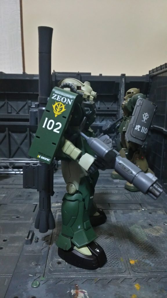 アクトザク–5枚目/制作者：中村シュウスイ