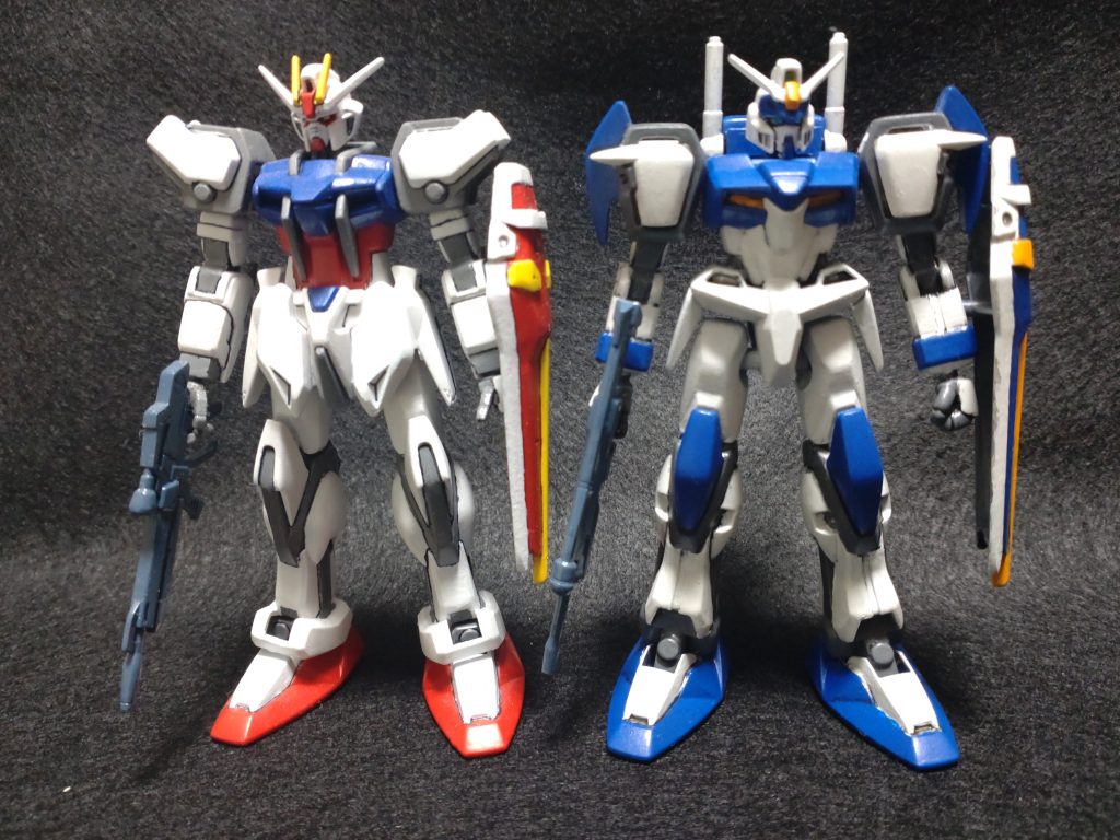 同シリーズのストライクガンダムと。懐かしい、青春真っ只中のプラモ達でした。