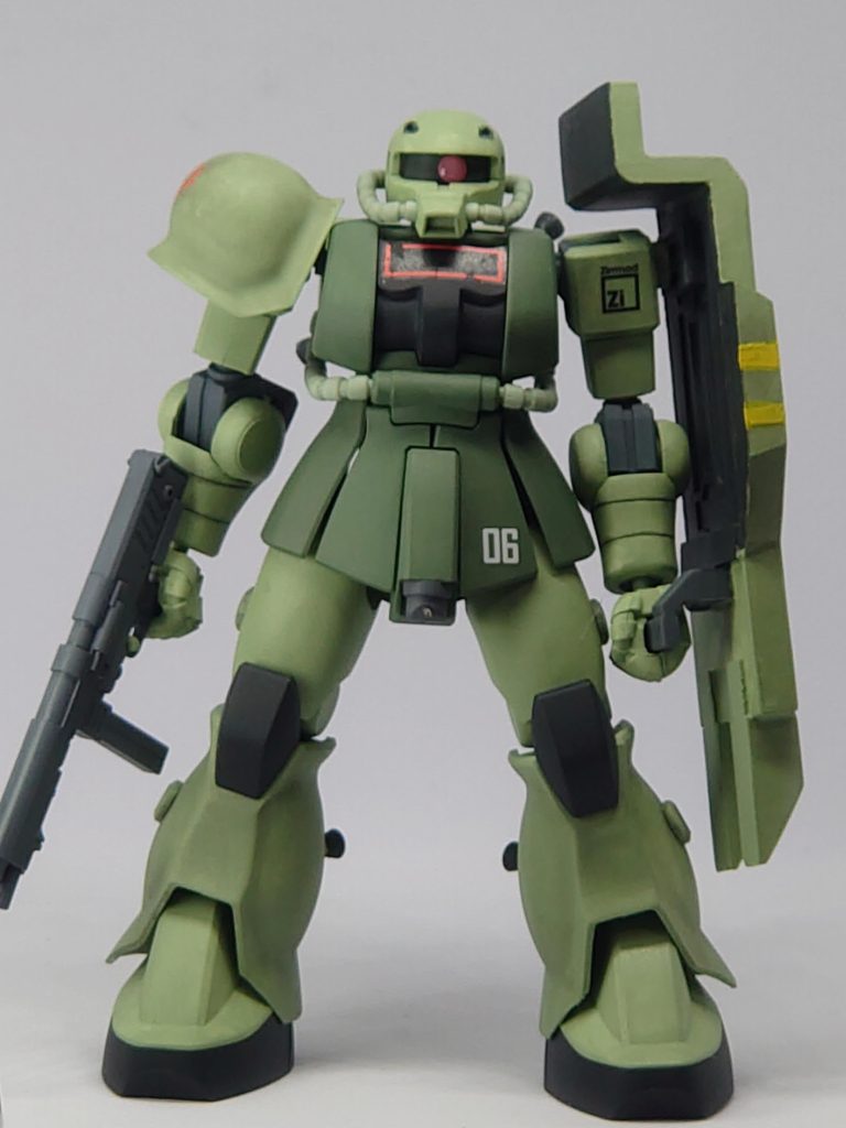 本機はコロニーや敵拠点を強襲・制圧する特務隊向けにツィマッド社が既存のMS-06Fをベースに開発したマイナーチェンジ機 に見せかけて作り上げた事実上のヅダそのものである。