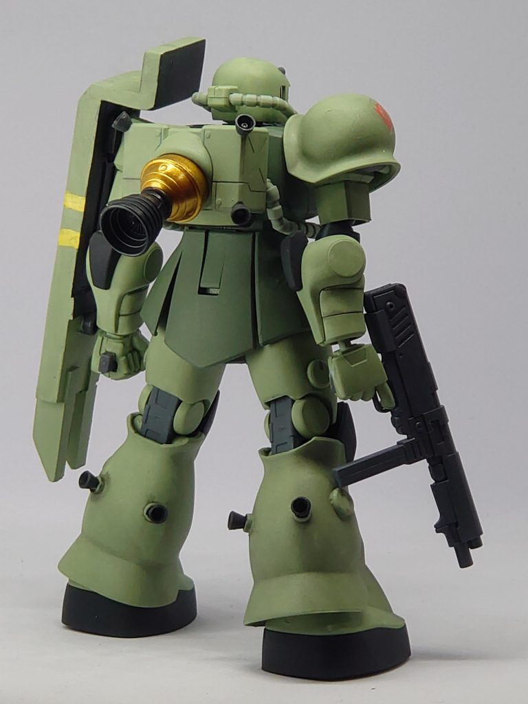 本機は可能な限りザクの部品を使用しており、土星エンジンを搭載したバックパックと中身がヅダのものと置き換えられている脚部を除きほぼほぼザクといっていいものとなっている。