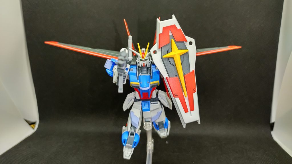 ビーム撃ちながら突っ込んでくるとこ。劇中で最も多く出たバンクじゃないかと。