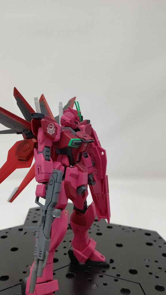 フォースシルエットと足りない1部パーツを本家から貰ってきております。