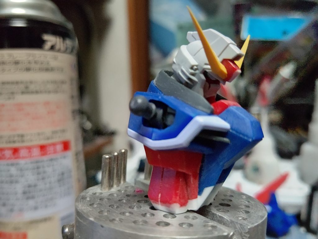 腰と胸の加工。クリアランスはしっかり確保しないと塗装が剥がれるので気をつけよう!(体験談)