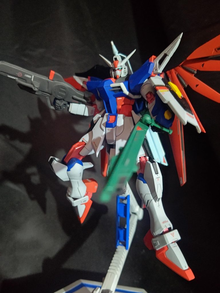 レールガンはMETAL ROBOT魂やゲルググの商品画像を見ながら作ったのですが、どうしても本来の形状のようにできなかった部分があります。……設計図もろくに作らなかったり、材料が足りなかったりで。