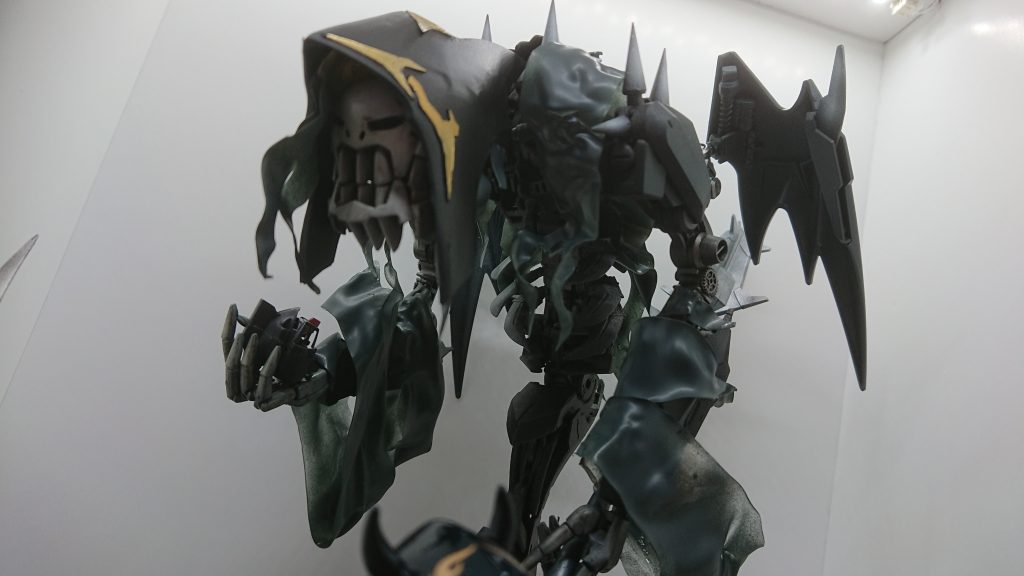 死神  クロスボーンのフルクロス肩これをなにかにいかせないかな🤔と今回使いました全体的にフレームジャンクで骨を表現いたしました肋骨結構気に入ってるんですが、見辛いですね