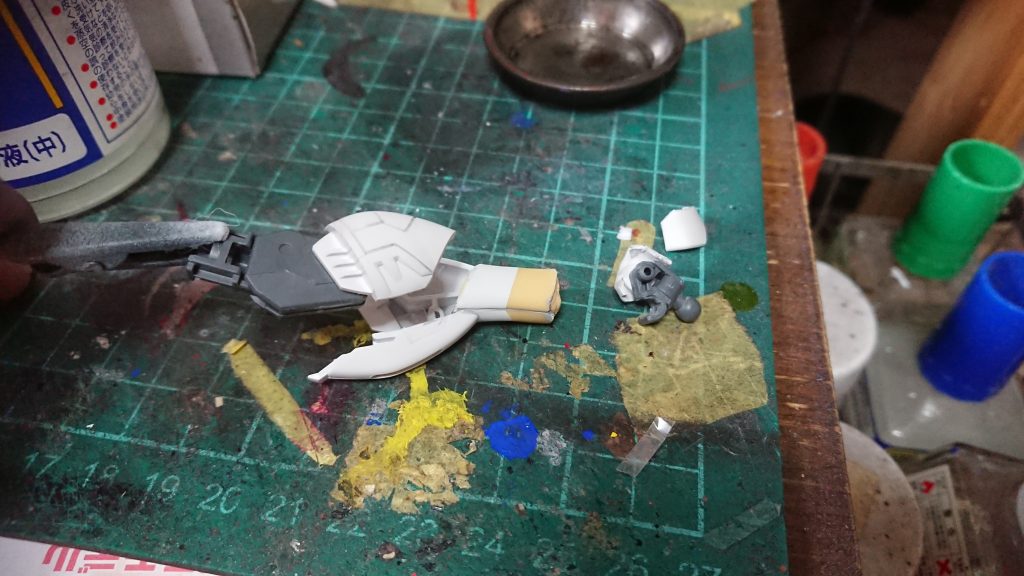 あとはめ加工グレーの塗装の為です