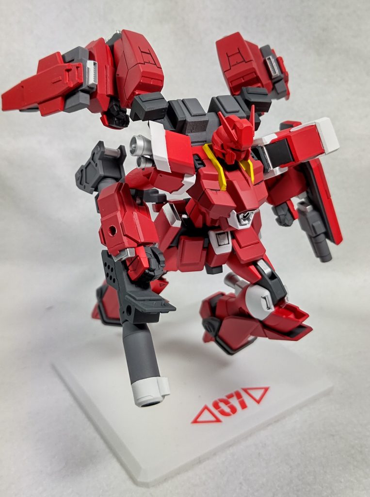 フルバーニアン形態サブアームはスラスターとして、連装レールガンはスタビライザーとして折り畳み時は機能する設定です。