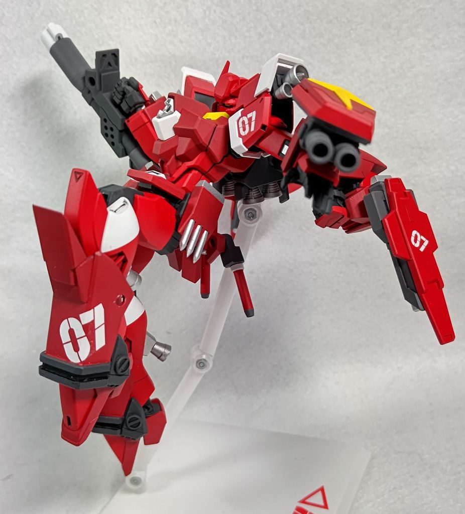 すれ違いざまに攻撃するイメージ結構スタイリッシュに収まっていると思いますがどうでしょう?