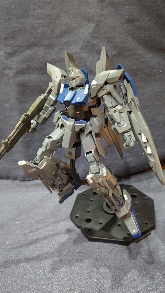 100均のスタンドでポージングの幅が広がりました