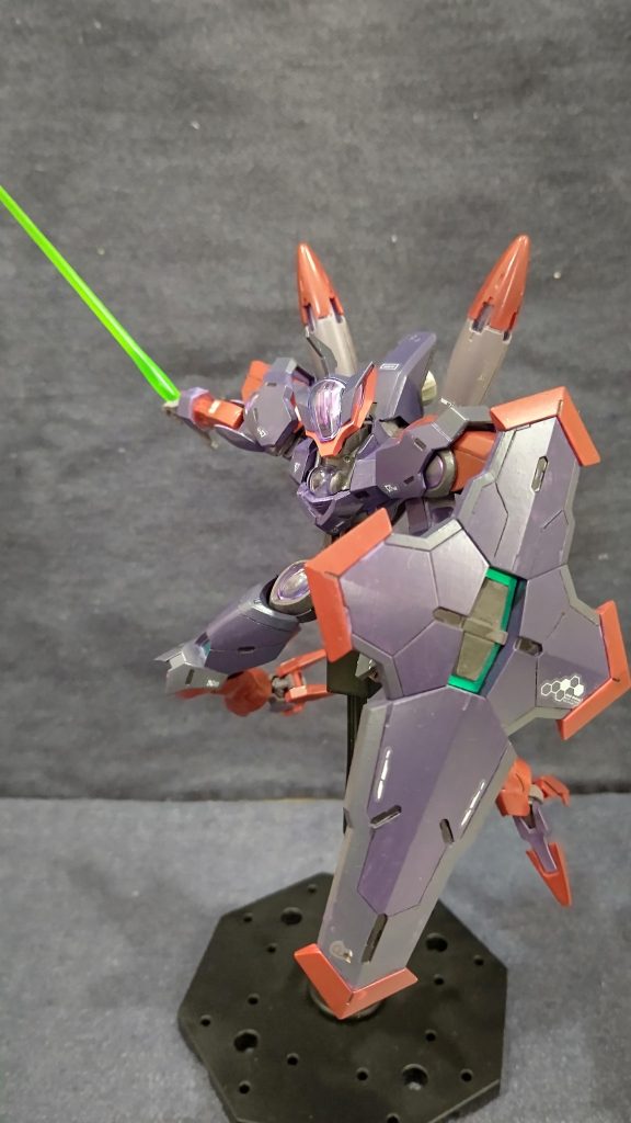 稼働範囲が広いのでいろんなポーズができますね