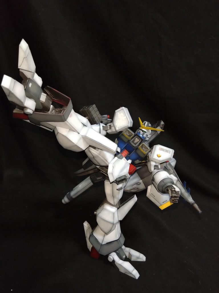 高い格闘能力も付与しており、巨体の質量での破壊力は如何に（笑）