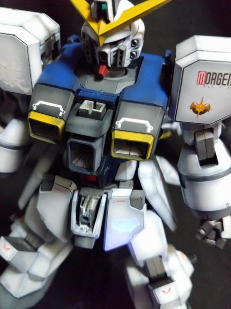 腰の外装は股間のパーツの取付部を加工して接続穴を確保して、パーツの脱着を可能にしてます