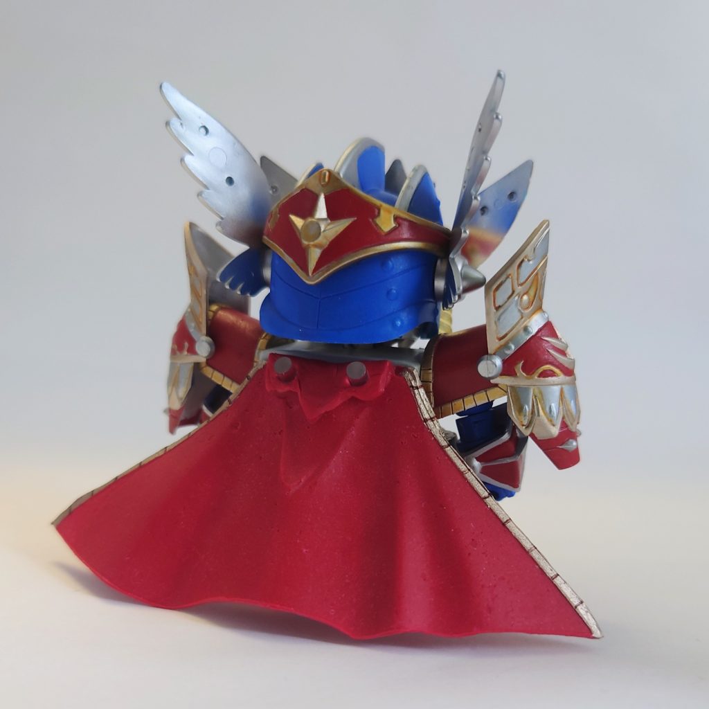 バックショット、マントはこれまた100均の樹脂粘土を使い、ヒーローズのアーサーマーク3のマントを型取って製作しています(ここだけは事実上流用か…？)。この樹脂粘土、乾燥後が柔らかくてマントの表現に丁度よく、塗料も乗るのでなかなか便利。まあ、形をきれいに出せなくてここに至るまで２回失敗してますけどね…。