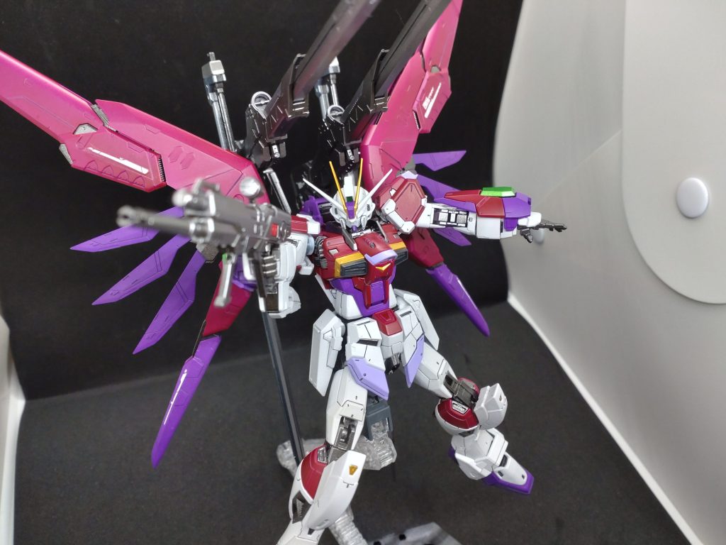 ビームライフルとテスコピックバレル延伸式ビーム砲塔はフレームメタリック1をメインにしてスコープなどはフレームメタリック2を塗りました。