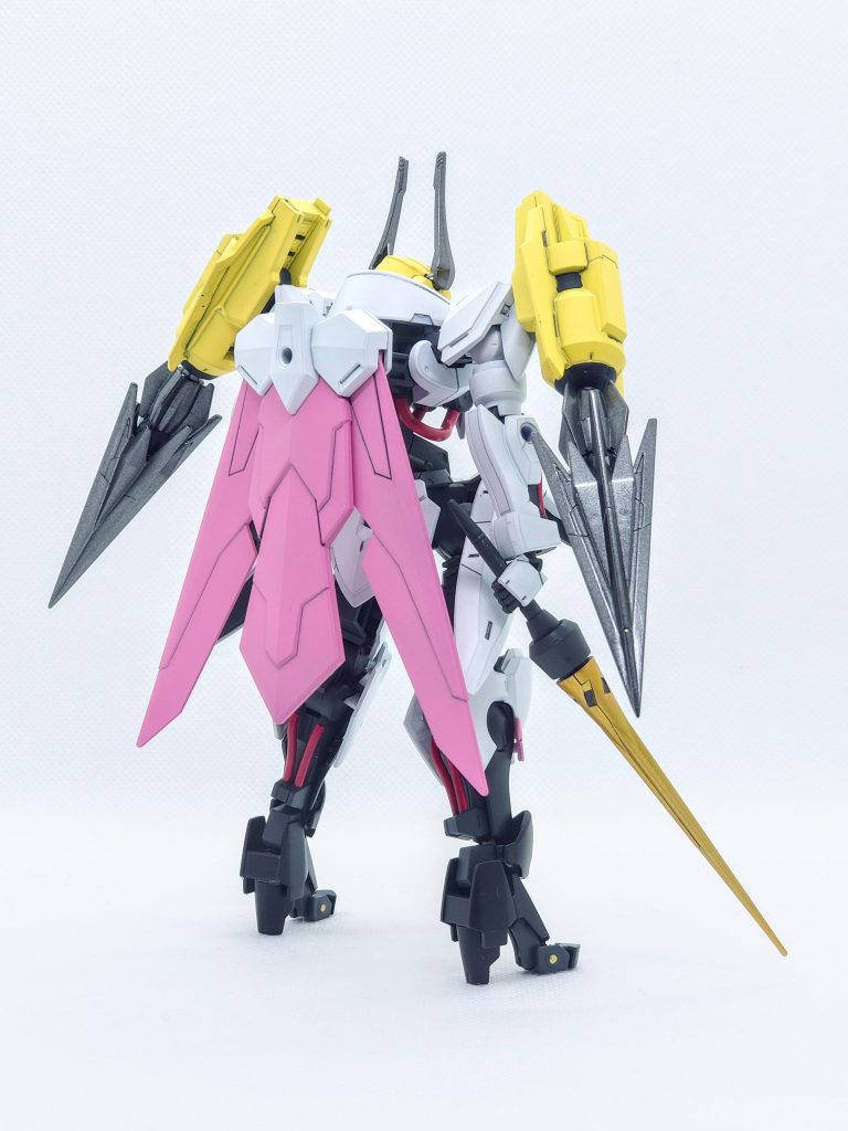 肩部装備はサタニクスウェポン、背部はナイトウイングを持って来ています。