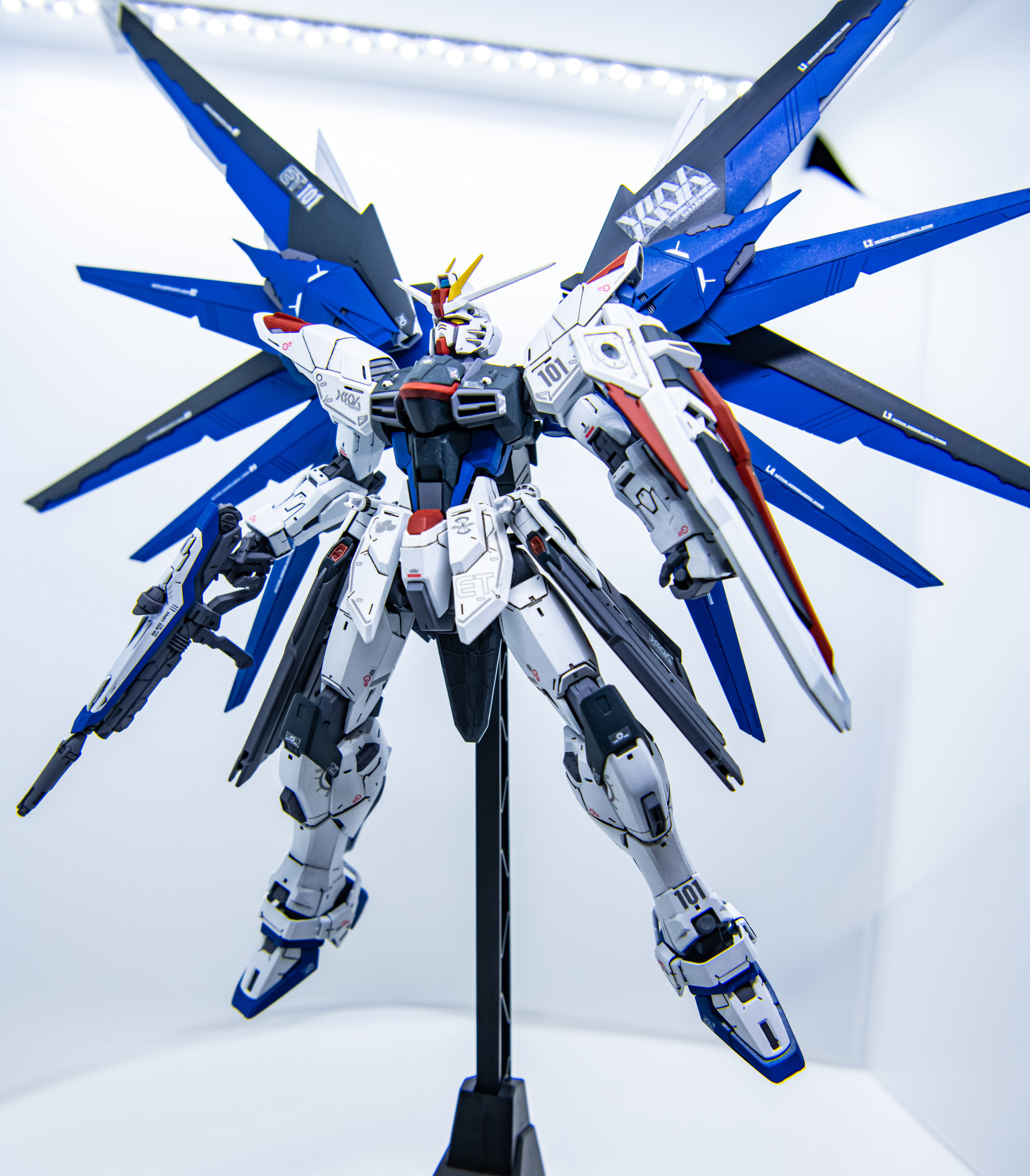 ZGMF-X10A フリーダム MGver.2.0 全塗装｜@asaimaxさんのガンプラ作品 