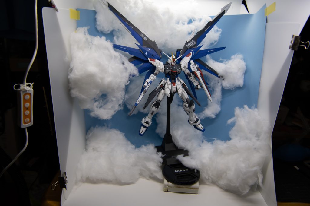 まだ背景をさぐりさぐり作ってるときの写真です！ここから画用紙追加、綿追加で最後はもっさもさになってましたｗｗ