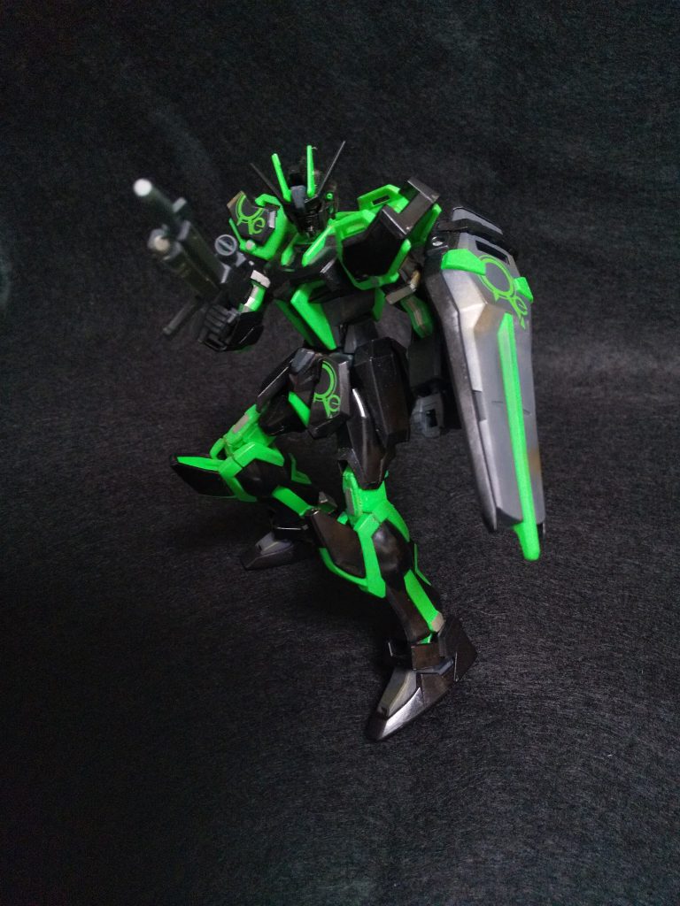 このところ忙しく、ガンプラ作る時間も減り、モチベーションも下がりぎみ、しばらくガンプラ制作を控えようと思います。（と言ってもすぐ再開すると思いますが…）