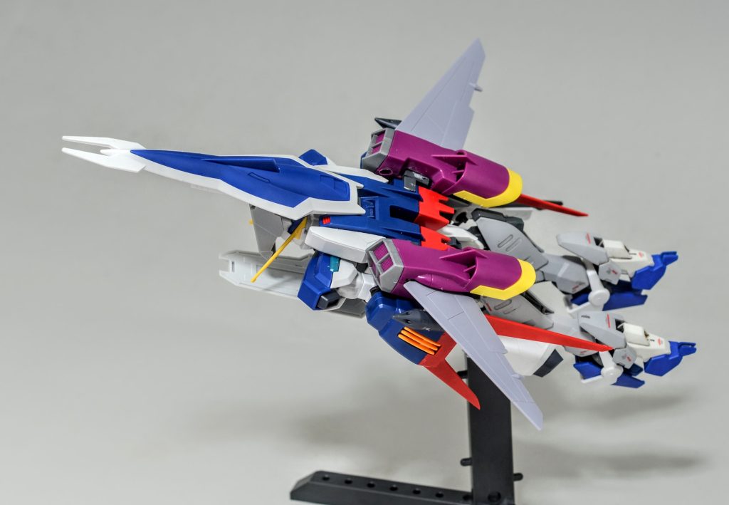 変形が今回の重要なミキシング要素の一つだったので少しでも薄く、航空機に見えるようにすり合わせを何度も行いました