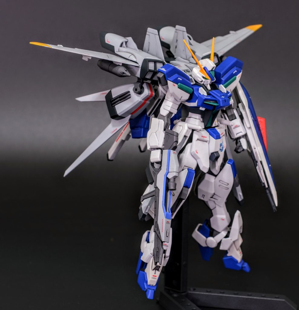 大西洋連邦がコンパスから技術供与を受けて製造した新型機で、基本構造は従来のウィンダムのまま、可変機構や新型バックパック、エールストライカーⅡの装備で大幅に性能が向上している設定です