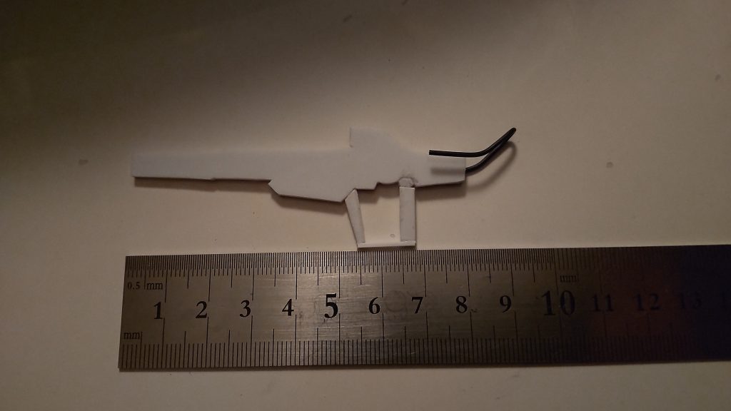 その日の夜には土台ができて。