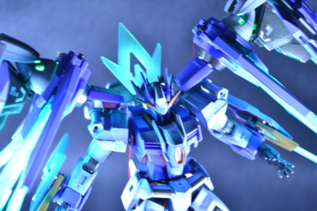 GNドライブにLED搭載。グラデーションはいつもは黒立ち上げですが、今回は青パーツは白下地からのグラデーション。それ以外はグレー下地からのグラデーションにしました。いつもよりまろやかなグラデーションになった気がします。