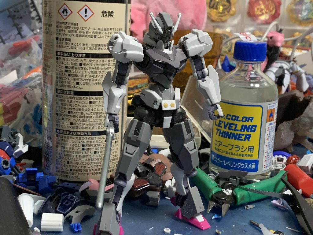 某ライダーが大好きっていう安易な理由ではありましたがなんちゃってオリガンで作ってみたくなり作成開始ガンヴォルバを主に使ってますが結構他のパーツも使ったりしてますサンライザーやリストビットやリボルケインなどは結構スクラッチだのなんだのして完成させちゃいましたッ