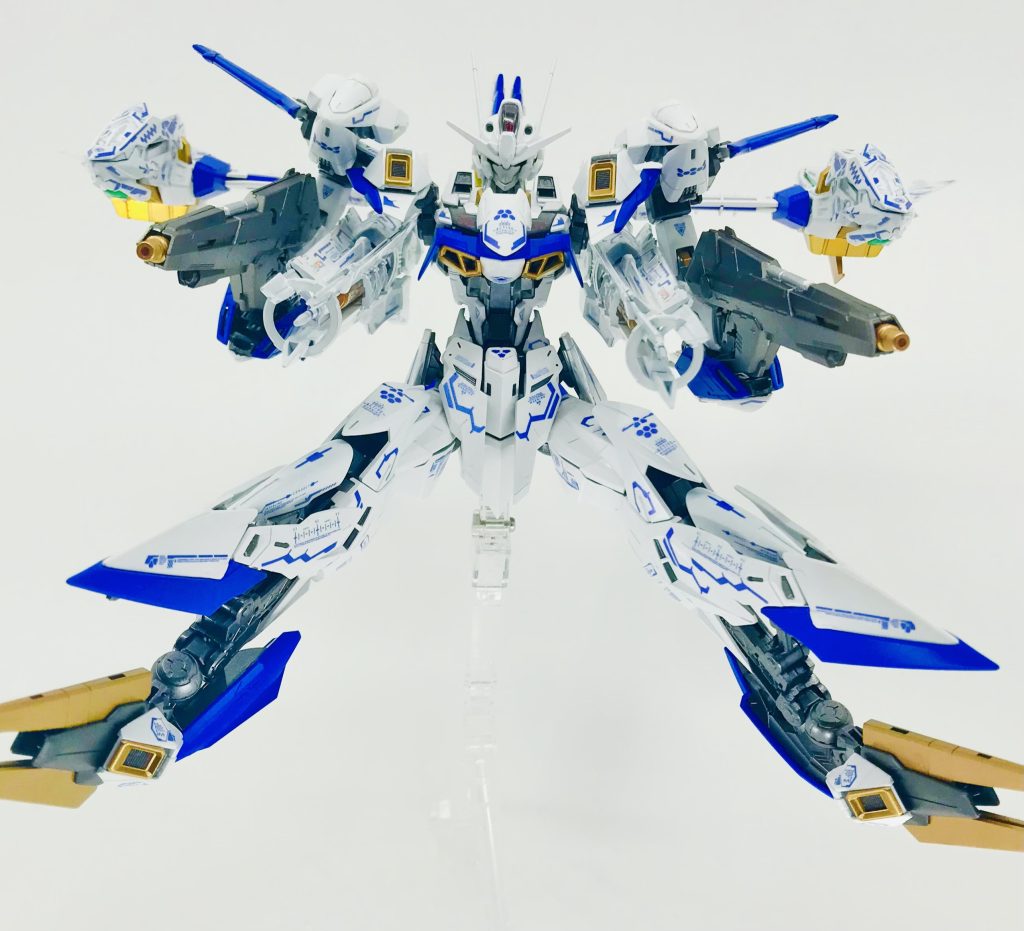 フルバースト！エアリアルのビームライフルの先端をエクリプスの足パーツに移植しました。エクリプスの足パーツ逆間接に見えなくもないのでACぽく変形できたのではと思います。