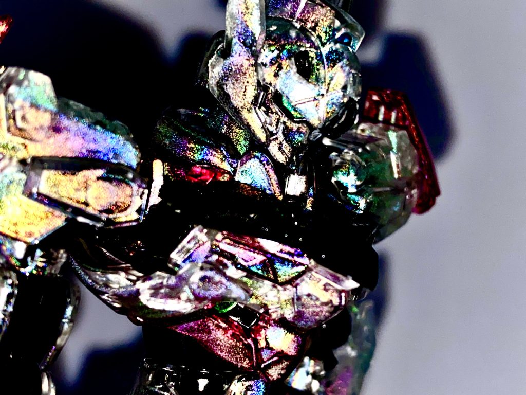 機体内部のパーメットが異常なほど活性化し暴走した形態。圧倒的な運動性能を発揮するが活動時間は大幅に制限され自壊しながら破壊を繰り返す…という妄想笑見ていただきありがとうございました😊