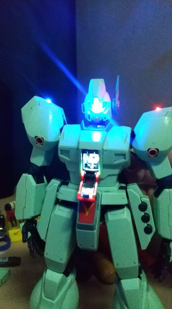 ゴーグル部とコクピット