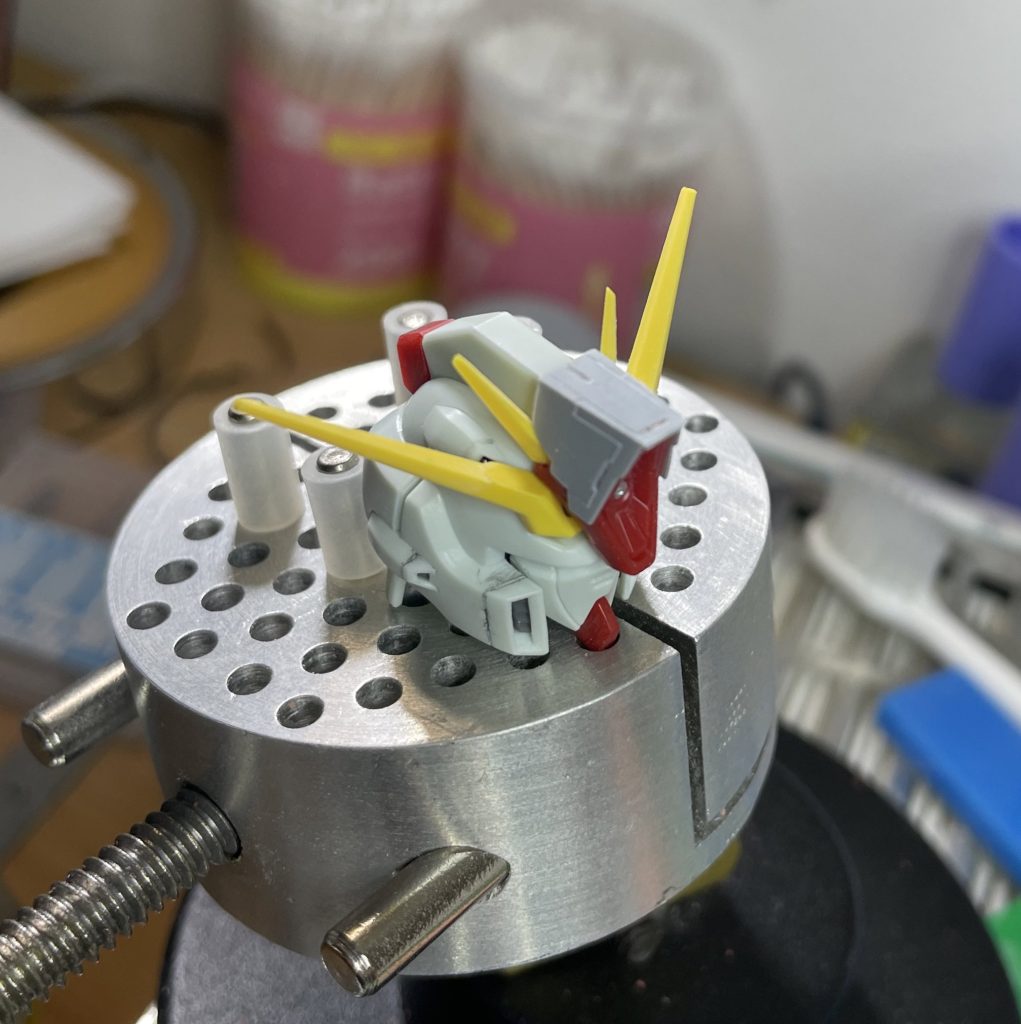 頭部ハイメガキャノンは小さくて筋彫り苦労しました。