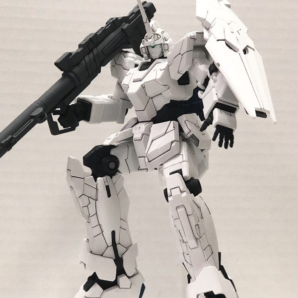 HG　ユニコーンガンダム　アクリジョン筆塗り