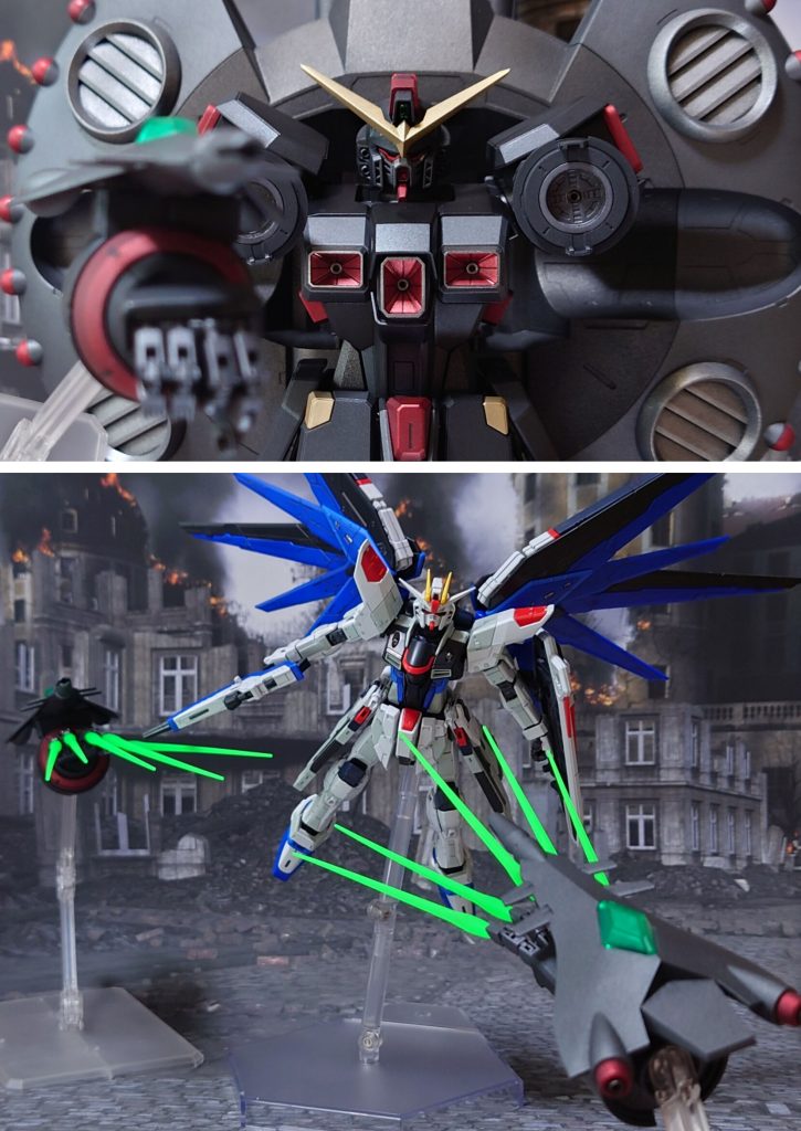 “でやぇあああぁ!”“デストロイ”は両腕を射出、それ自体が飛び回り“フリーダム”を狙う。