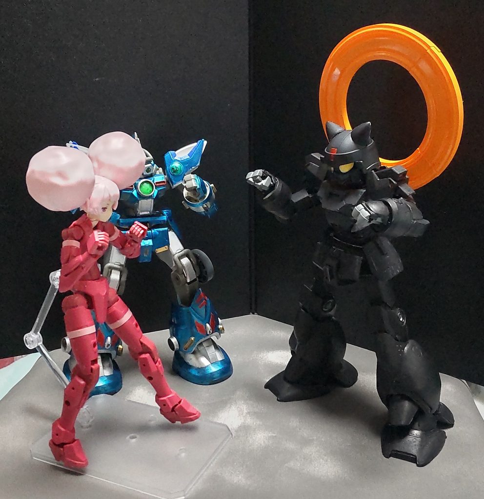 妨害電波でデミ鉄人28号が動けない場合は、専属パイロットのチュチュパイセンが乗り込む事でも稼働出来るようになっています。しかも、その操縦方法はモビルトレースシステムなのだ!※30MMのアチェルビーのボディと交換する事で、Gガンのファイティングスーツをイメージしてます。チュチュ「ボックスだかソックスだかなんだか知らねえが、あーしが相手だ!かかってきな!ぶっ飛ばしてやらぁ!」オックス「グォー!!」※チュチュとオックスが戦っているように見えますが、これはイメージであり実際は鉄人が戦っています。