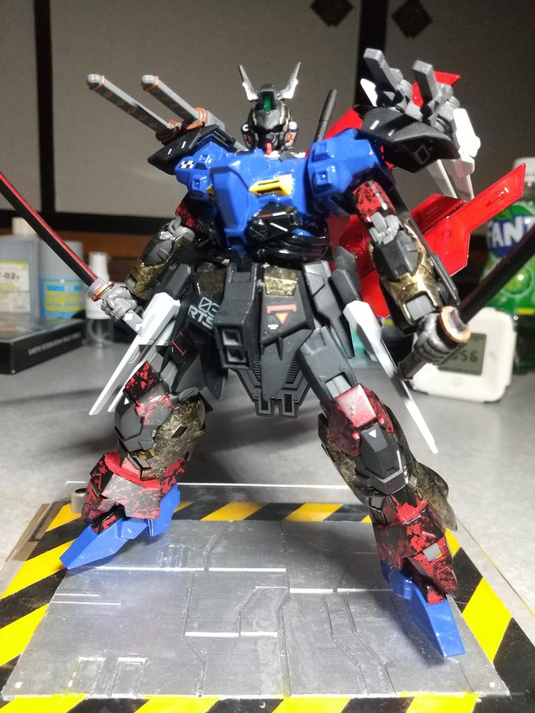 追記:トップコート吹きました。黒部分はつや消し、ブルーの部分、サイコプレートは光沢、金、赤のところはあえて吹いてませんほぼ変わりませんねw