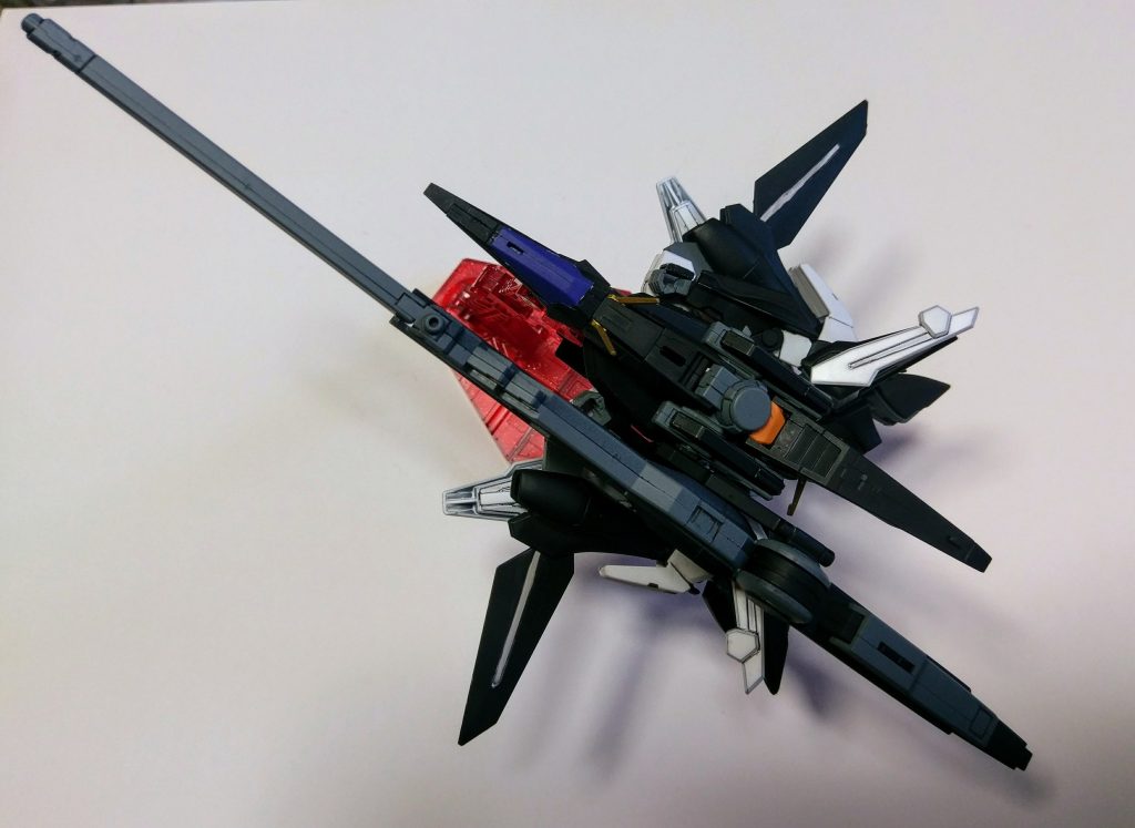 飛行形態でもおさまらないランチャーです。