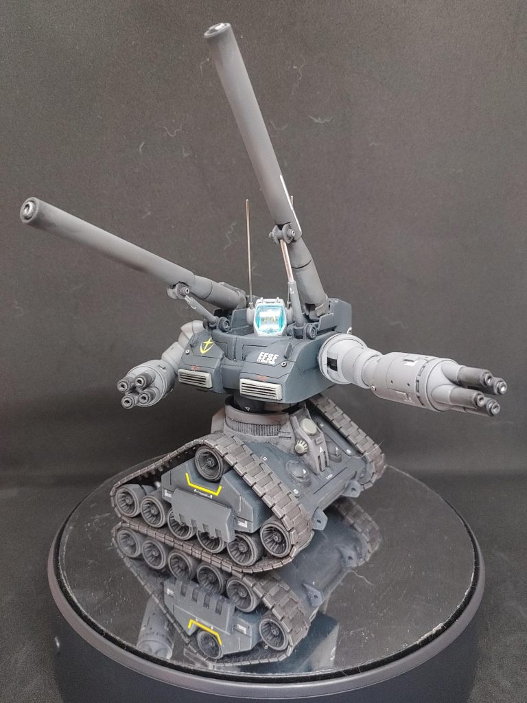 ガンタンクを妄想した時に、なぜ戦車形態なのに旋回できないのか?と思い、腰と頭の旋回をできるように頑張ってみました。