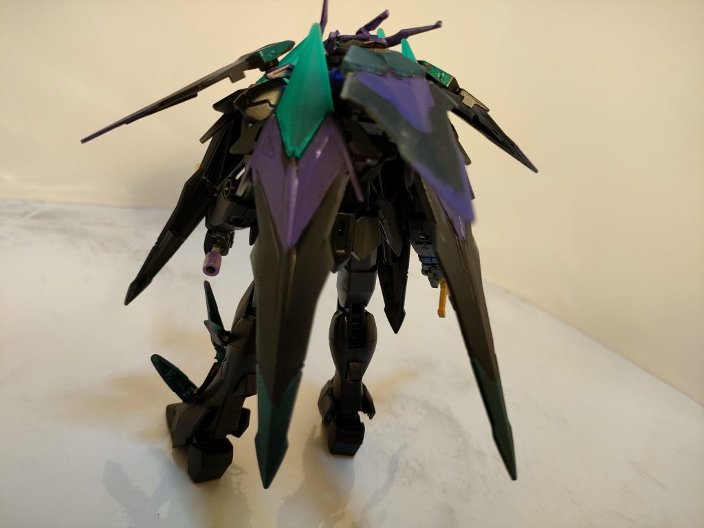 どうやら、この他にも様々な個体がいるらしく、装備も異なるそうだ。さらに音声から、少なくとも男と女が存在しているようで、益々謎が深まるばかりである。