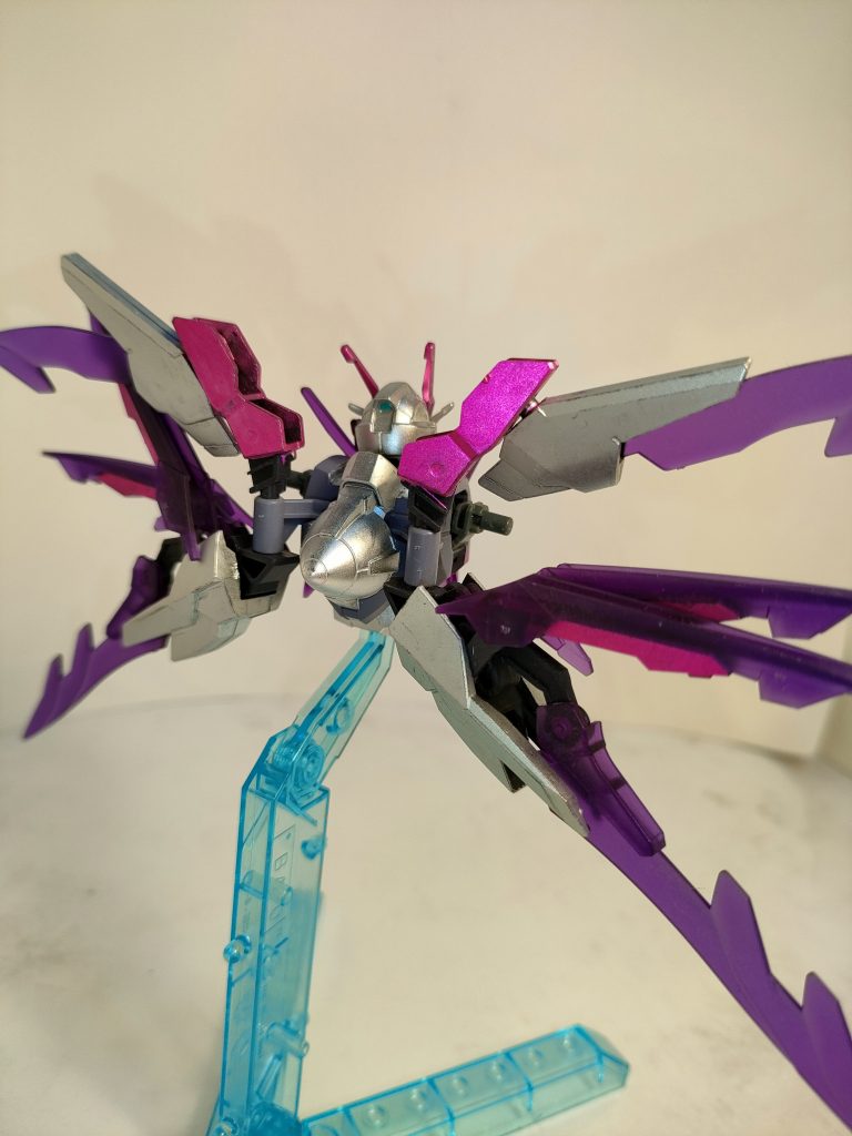 背面から見るとこれまたキレイに仕上げれた。専用の下半身と腕を用意したほうがいいかな〜?