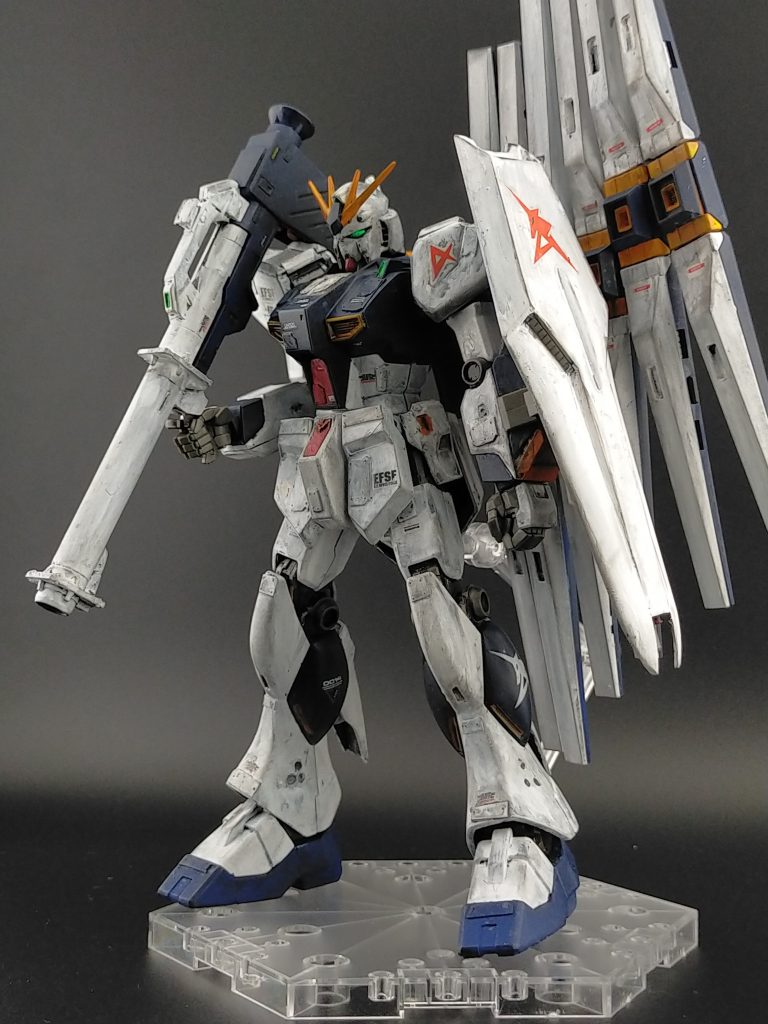 ウオッシングのあと、余計な塗料を拭き取った所、下地まで一緒に拭き取られてしまったのでその後の訂正は骨が折れましたが、臭いがほぼ無く後始末がとても楽なアクリルガッシュはこれからリビングモデラーとしては使い勝手が良いかと思いました。仕上げは半光沢のトップコートで仕上げています。