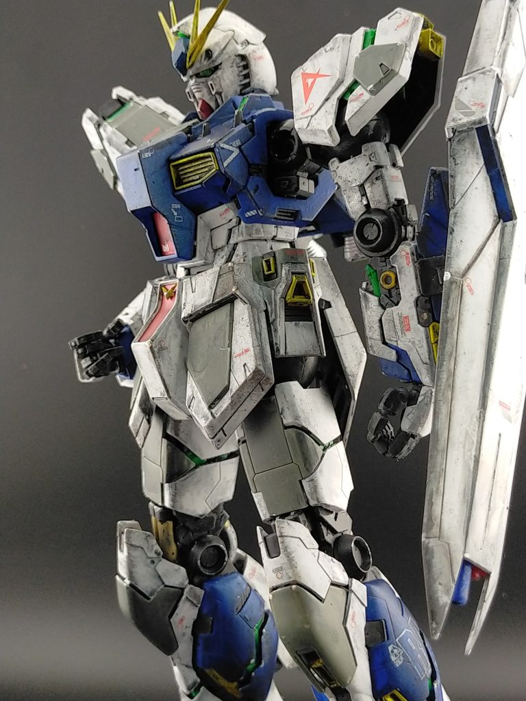 確かヤフオクで１００万で落札された事で話題を集めていたのもνガンダムだった気がしますが・・・間違えていたらすいません