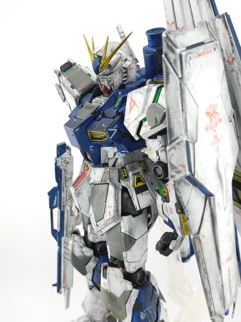 色合いについては、意識して福岡νガンダムに似せたわけではないのですが、メタリックを意識して塗装していたら偶然？似てしまった感じです。