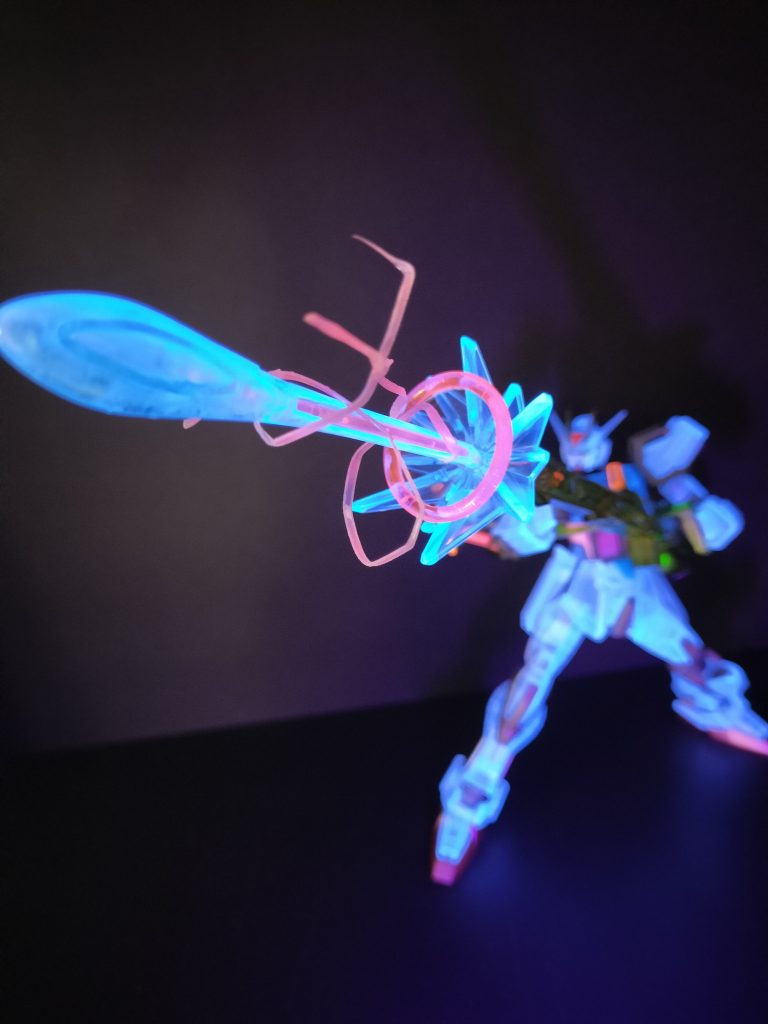 エフェクトはダンボール戦記のものをプラ版とランナーで改造したものです