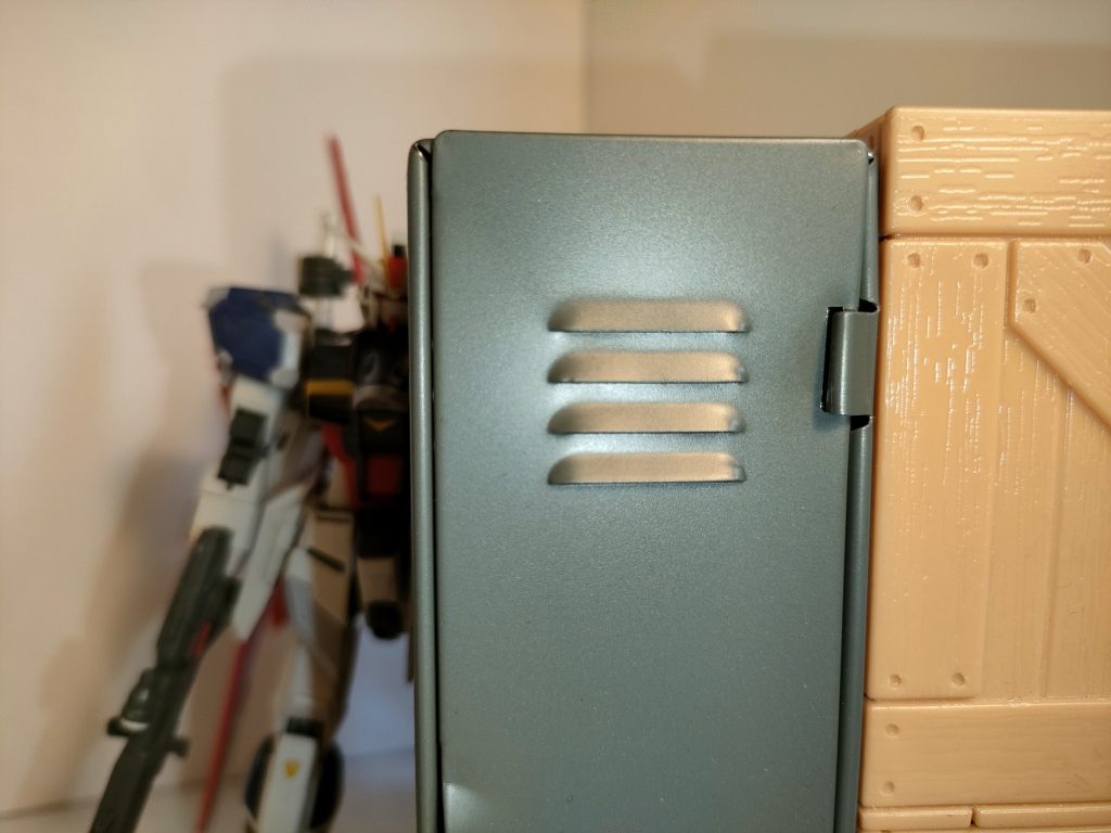 (今日も何やってんだかこの三馬鹿…)