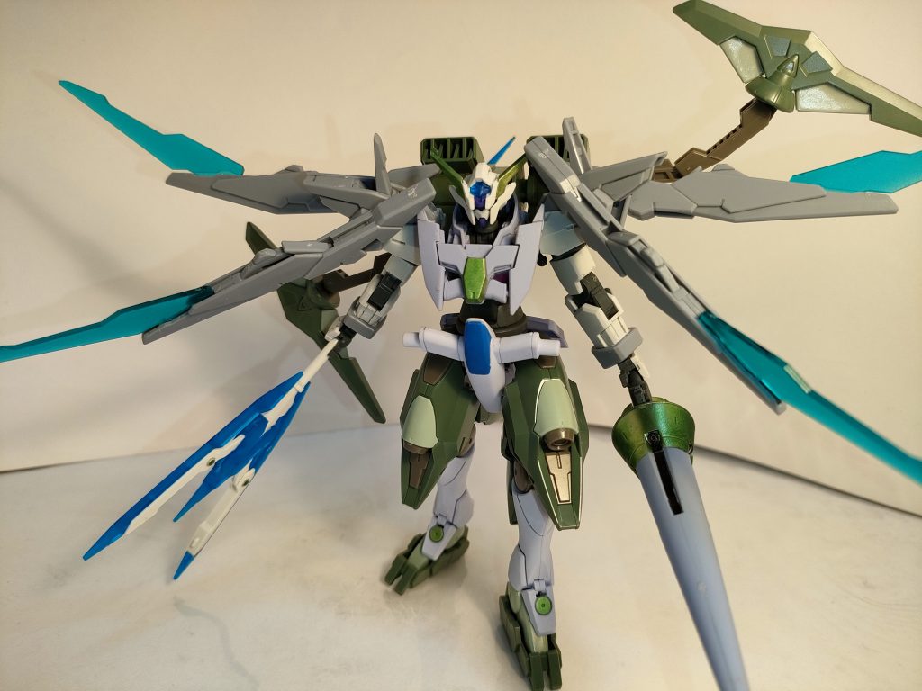 全武装を展開した臨戦態勢。このポーズからジリジリと詰め寄ってくるらしく、思わず凄んでしまうプレイヤーも多いとか…。