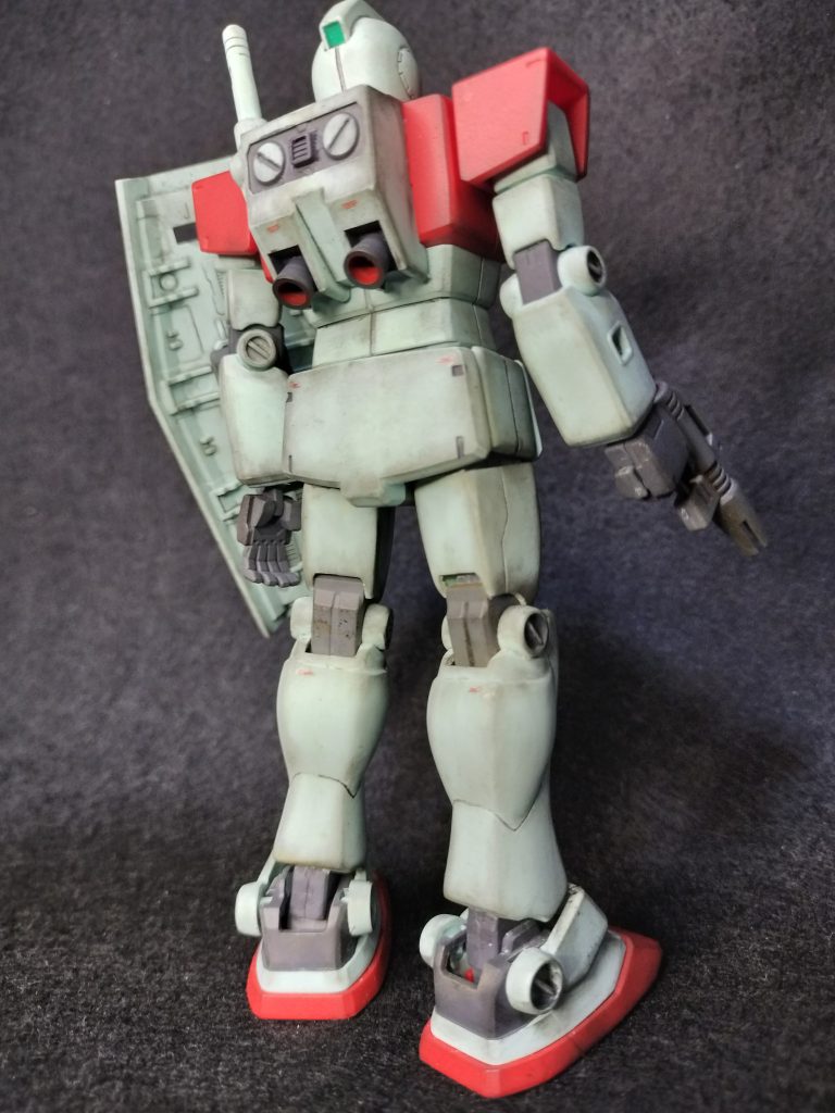 ジム背部。バックパックの3mm穴は目立つので塞ぎました。